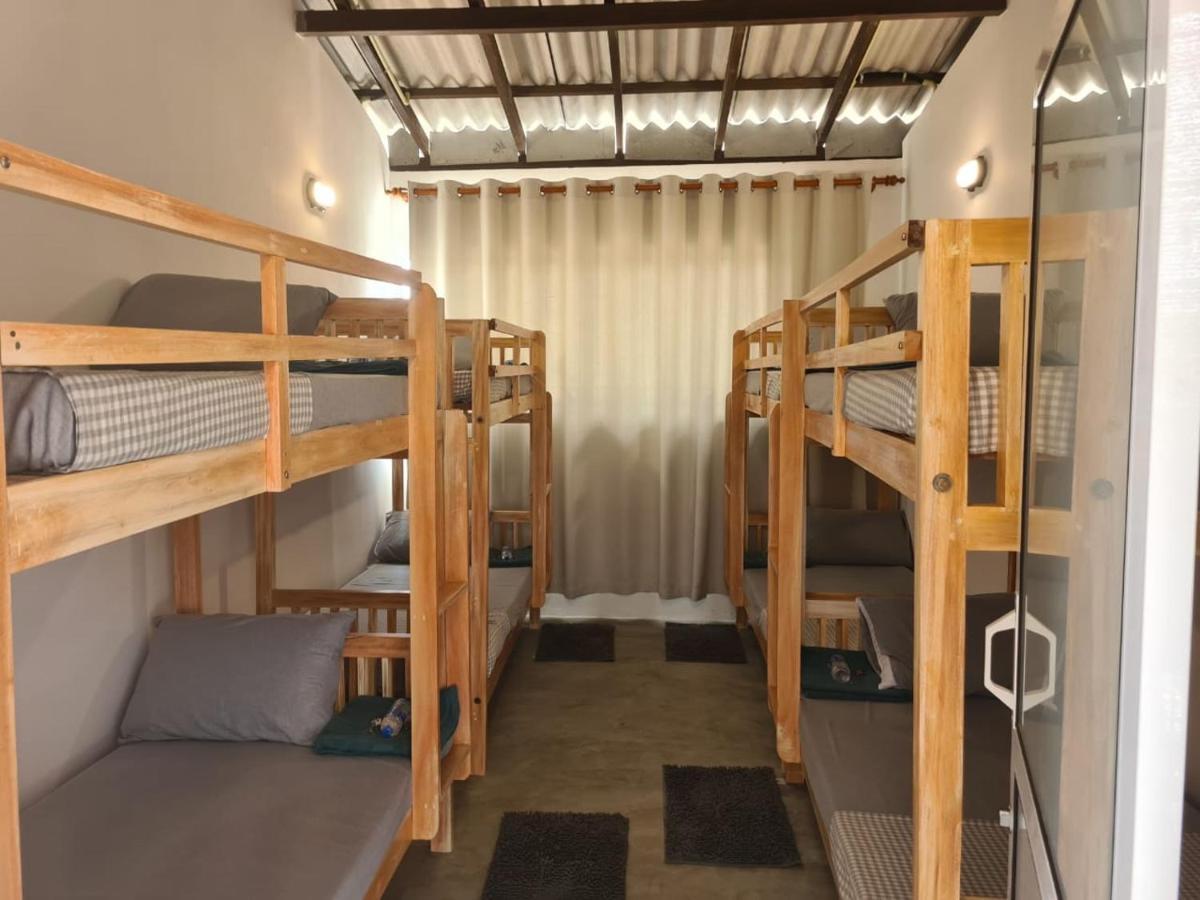 Dip N Doze Hostel Ahangama Exterior photo